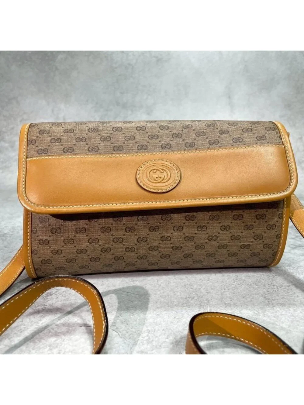 Gucci gg leather